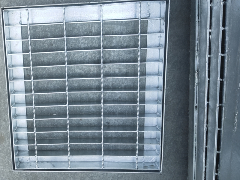 1651024875862081742.jpg f0471177426324245375fd2f91073d8.jpg